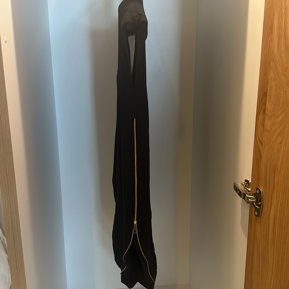 Love Moschino, made in Europe black a symmetrical dress with gold zipper detail - Picture 3 of 5